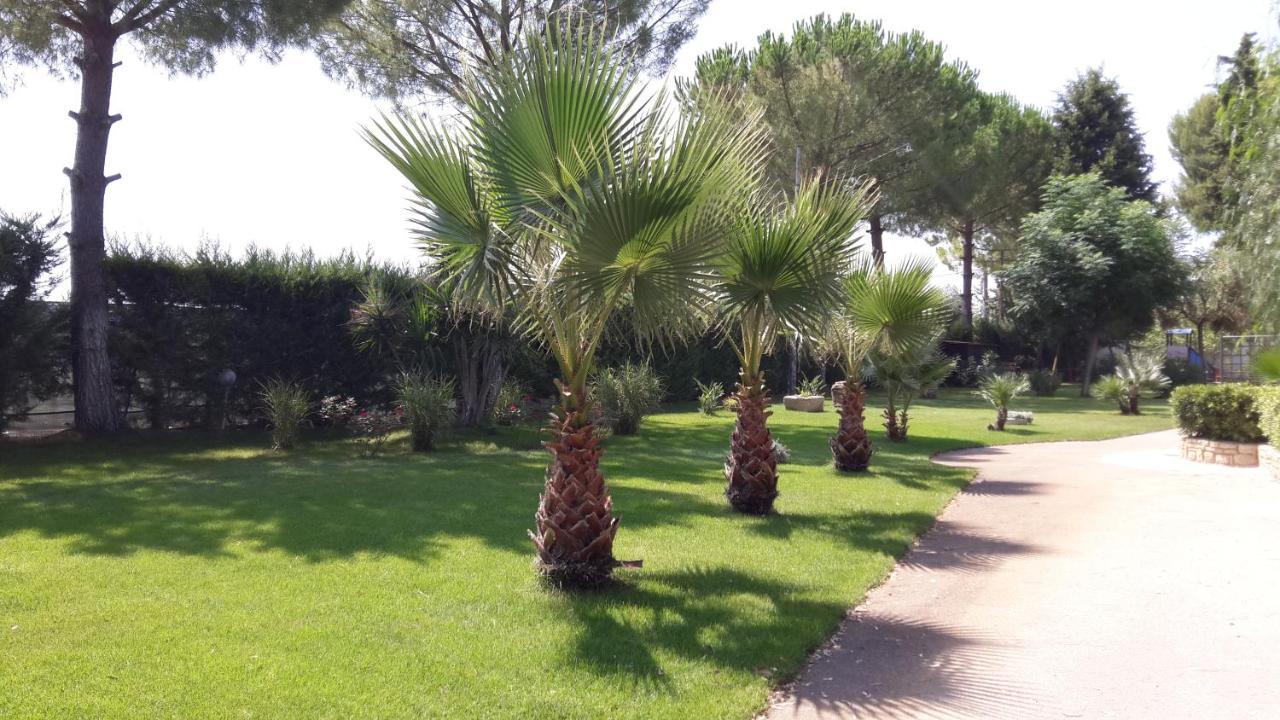 La Villa Del Conte Barletta Exterior photo